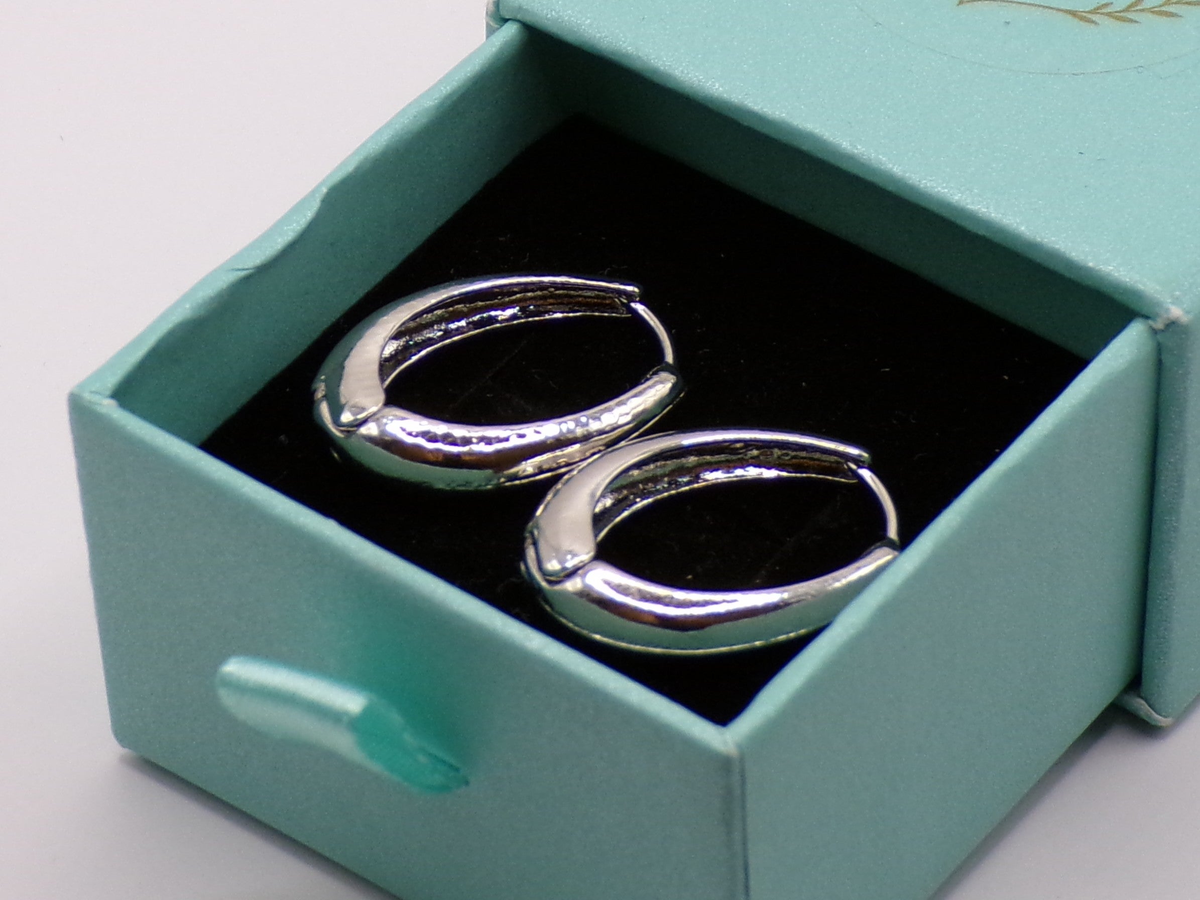 Ασημένιο περίγραμμα